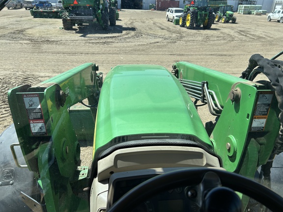 2003 John Deere 7520 Tractor