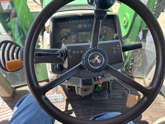 2003 John Deere 7520 Tractor