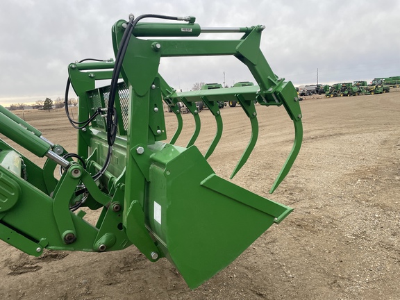 2023 John Deere 8' BUCKET & GRAPPLE Tractor Attachment