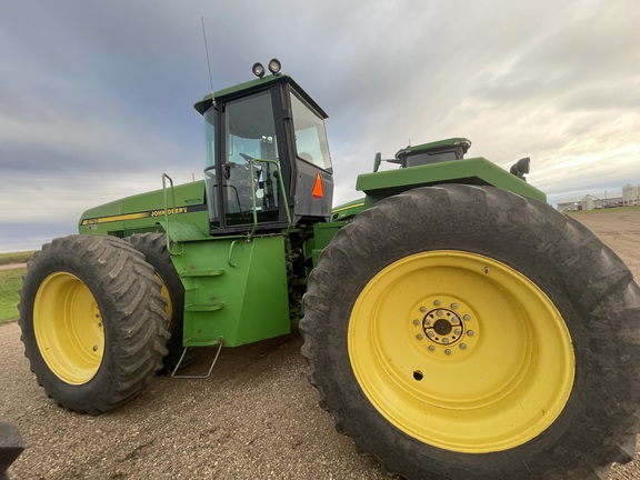 1990 John Deere 8760 Tractor 4WD