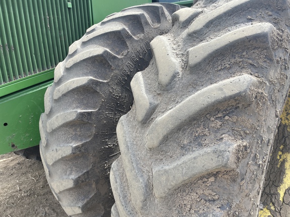 1990 John Deere 8760 Tractor 4WD