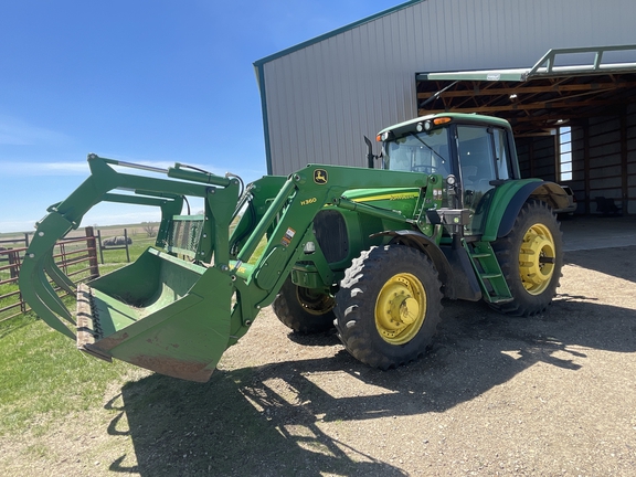 2004 John Deere 7420 Tractor