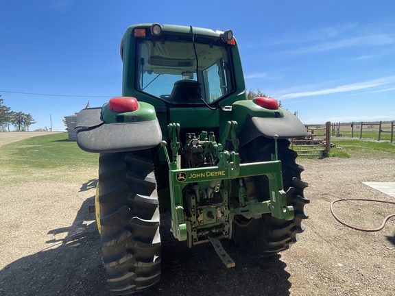 2004 John Deere 7420 Tractor