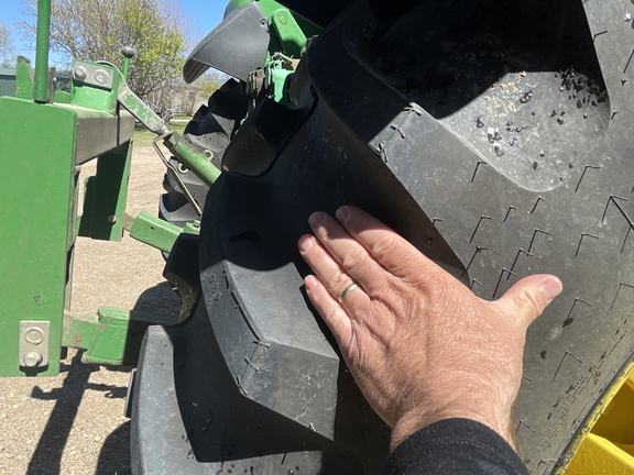 2004 John Deere 7420 Tractor
