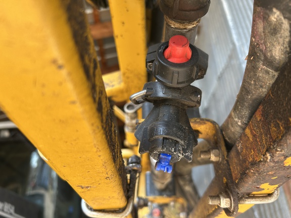 1998 RoGator 854 Sprayer/High Clearance