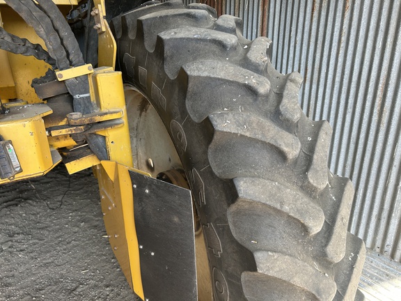 1998 RoGator 854 Sprayer/High Clearance