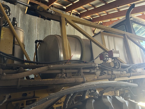 1998 RoGator 854 Sprayer/High Clearance