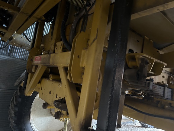 1998 RoGator 854 Sprayer/High Clearance