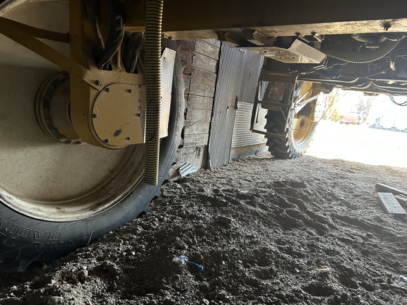 1998 RoGator 854 Sprayer/High Clearance