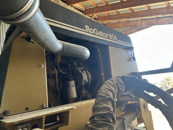 1998 RoGator 854 Sprayer/High Clearance