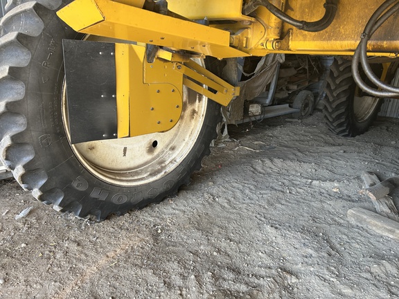 1998 RoGator 854 Sprayer/High Clearance