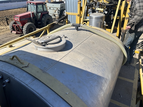 1998 RoGator 854 Sprayer/High Clearance