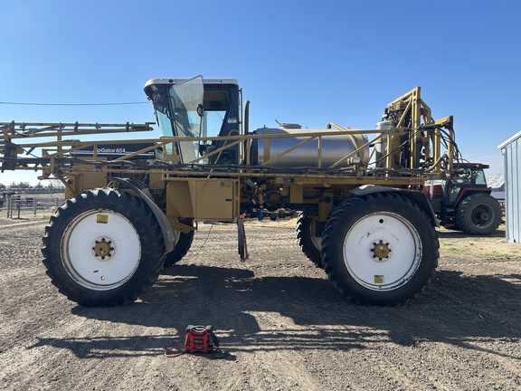1998 RoGator 854 Sprayer/High Clearance