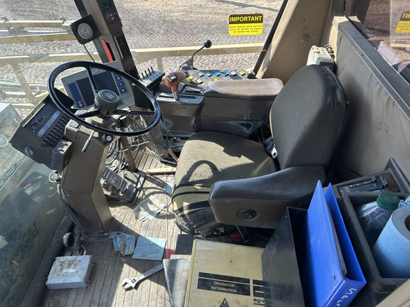 1998 RoGator 854 Sprayer/High Clearance