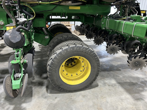 2022 John Deere DB60 Planter