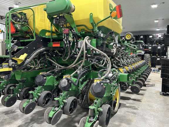 2022 John Deere DB60 Planter