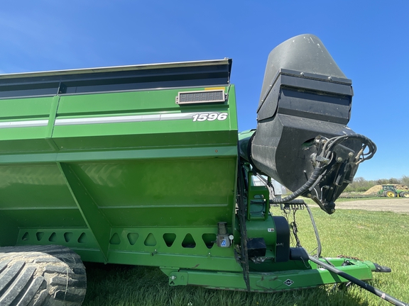 2018 Brent 1596 Grain Cart