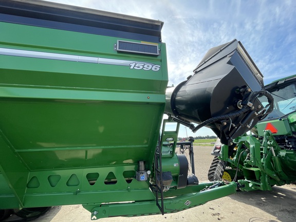 2018 Brent 1596 Grain Cart