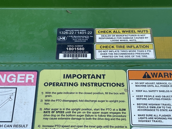 2018 J&M 1401-22 Grain Cart