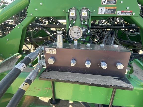 2013 John Deere 1890 Air Seeder