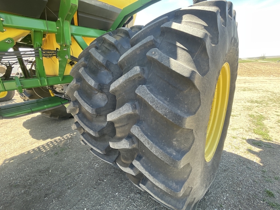 2013 John Deere 1890 Air Seeder