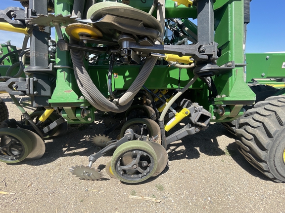 2013 John Deere 1890 Air Seeder