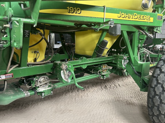 2012 John Deere 1890 Air Seeder