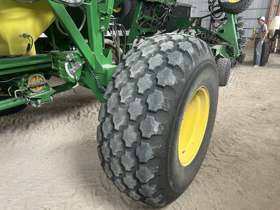 2012 John Deere 1890 Air Seeder