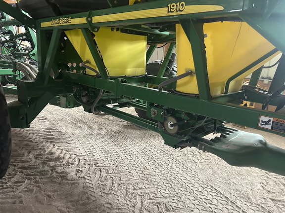 2012 John Deere 1890 Air Seeder