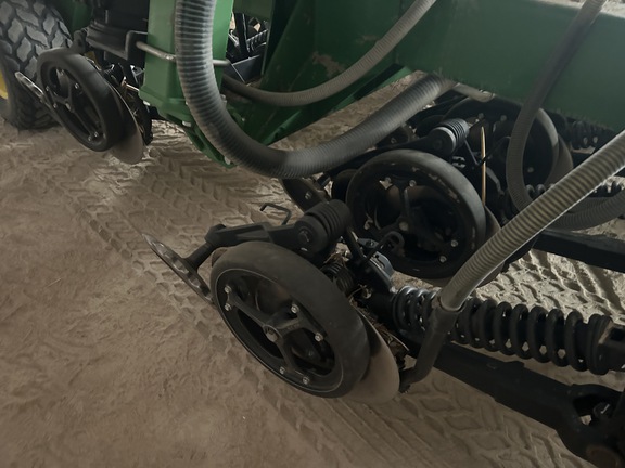 2012 John Deere 1890 Air Seeder