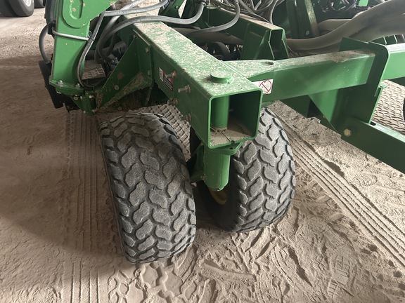 2012 John Deere 1890 Air Seeder