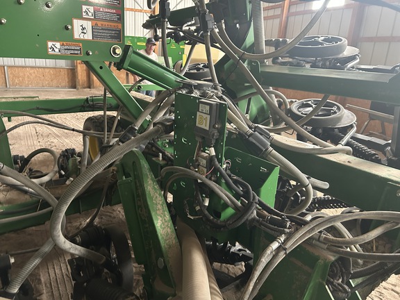 2012 John Deere 1890 Air Seeder