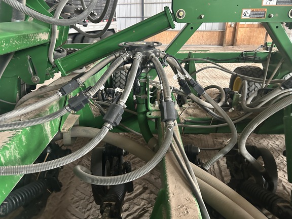 2012 John Deere 1890 Air Seeder