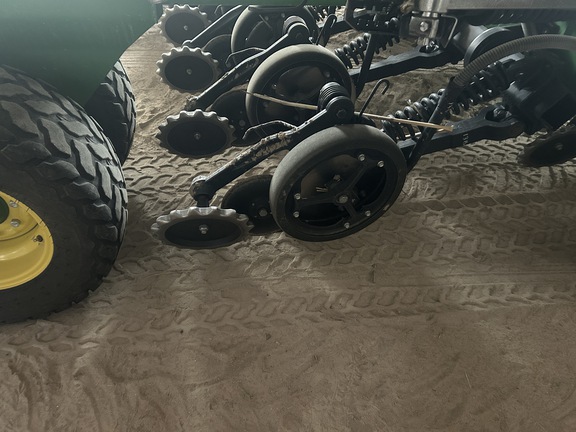 2012 John Deere 1890 Air Seeder