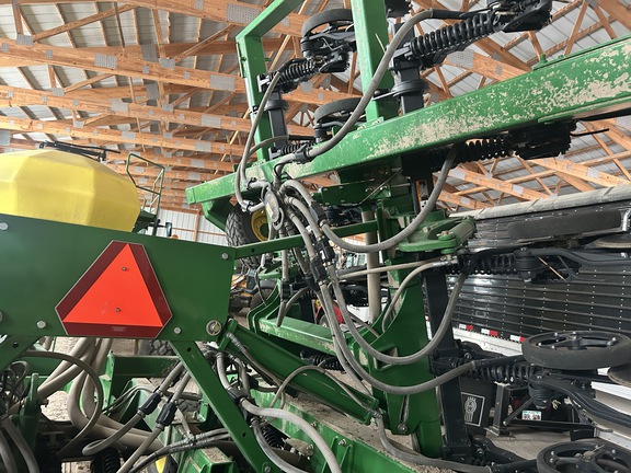 2012 John Deere 1890 Air Seeder