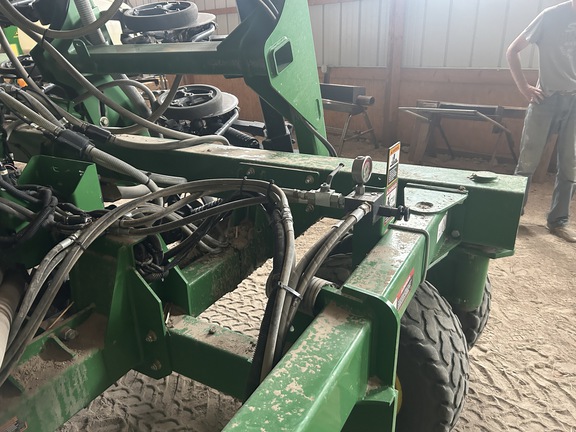 2012 John Deere 1890 Air Seeder