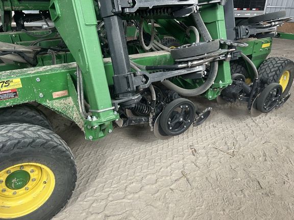 2012 John Deere 1890 Air Seeder
