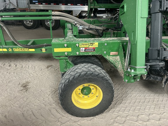 2012 John Deere 1890 Air Seeder