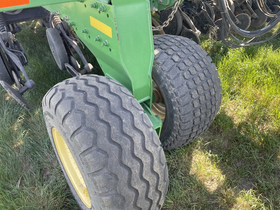 2013 John Deere 1890 Air Seeder