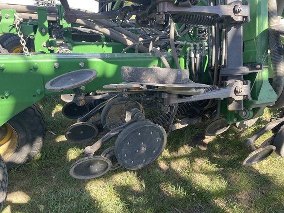 2013 John Deere 1890 Air Seeder