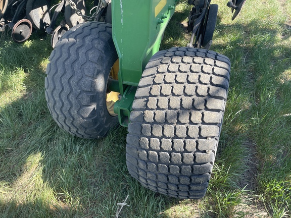 2013 John Deere 1890 Air Seeder