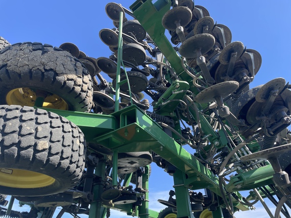 2013 John Deere 1890 Air Seeder