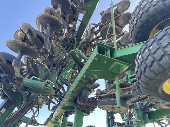 2013 John Deere 1890 Air Seeder