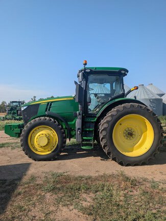 2016 John Deere 7210R Tractor