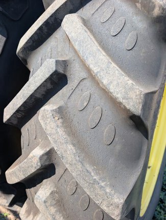 2016 John Deere 7210R Tractor