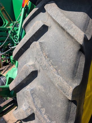 2016 John Deere 7210R Tractor