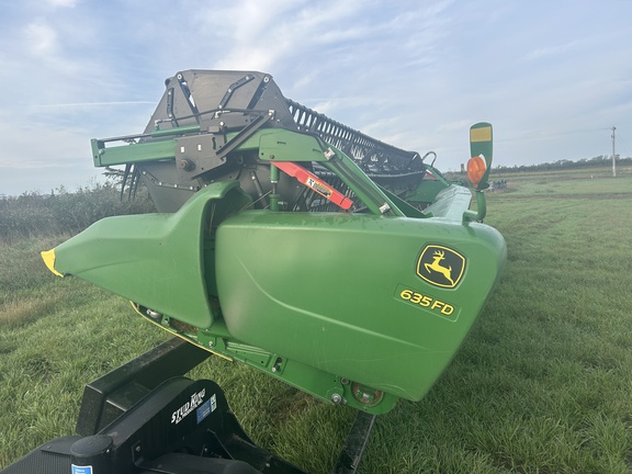 2018 John Deere 635FD Header Combine