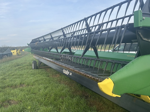 2018 John Deere 635FD Header Combine