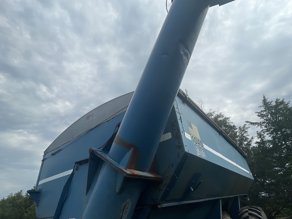1995 Kinze 1040 Grain Cart