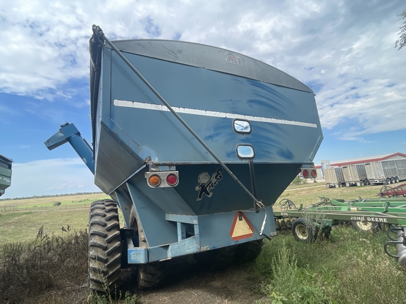 1995 Kinze 1040 Grain Cart